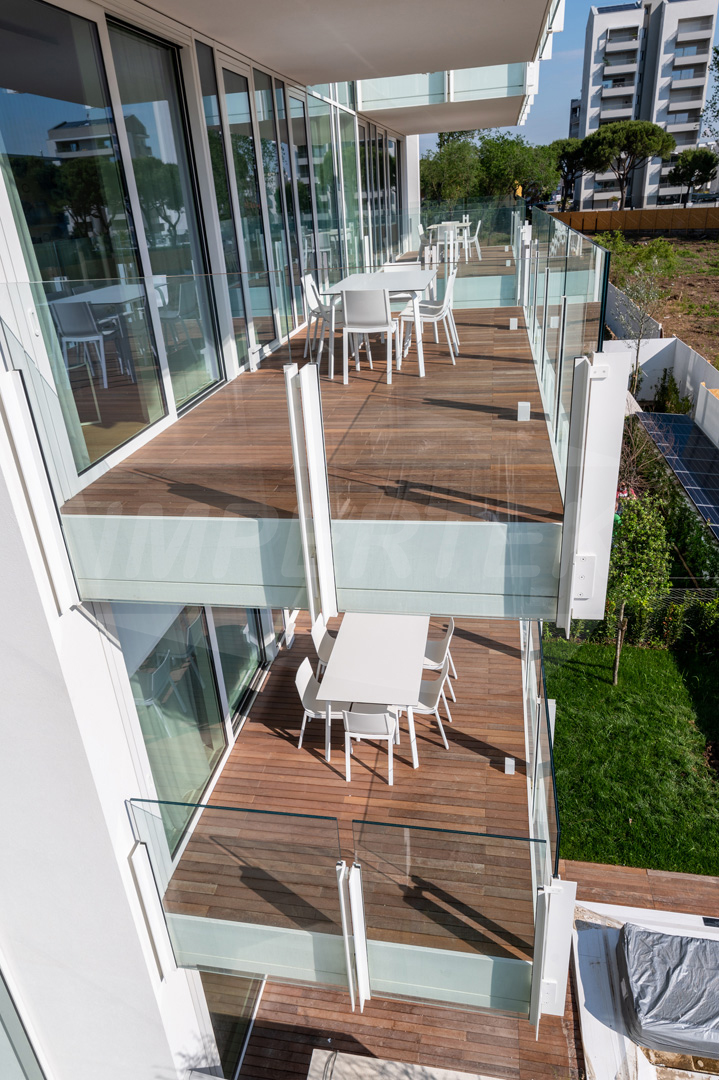 Sea front terraces with impertek supports