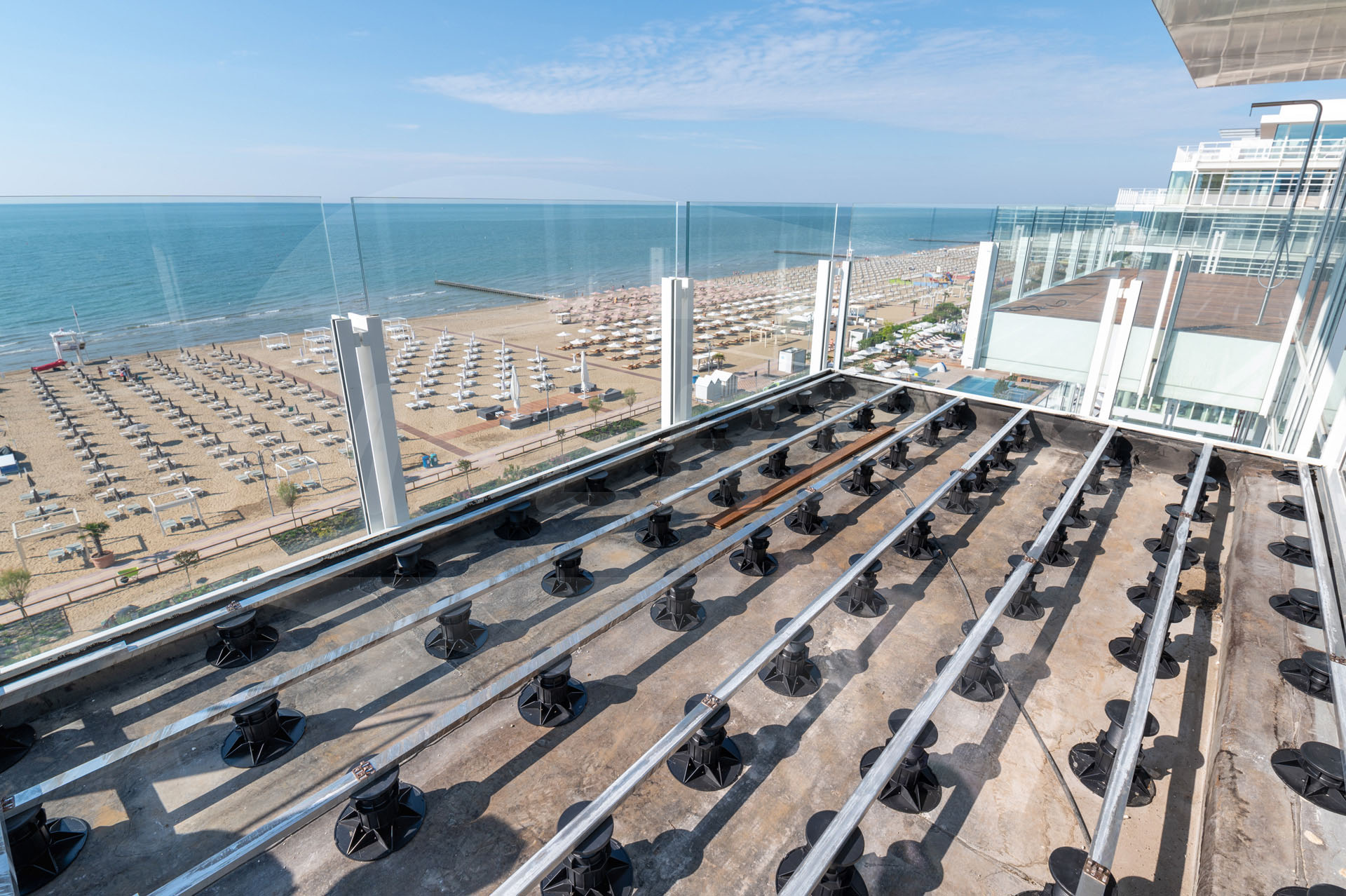 Sea front terraces with impertek supports