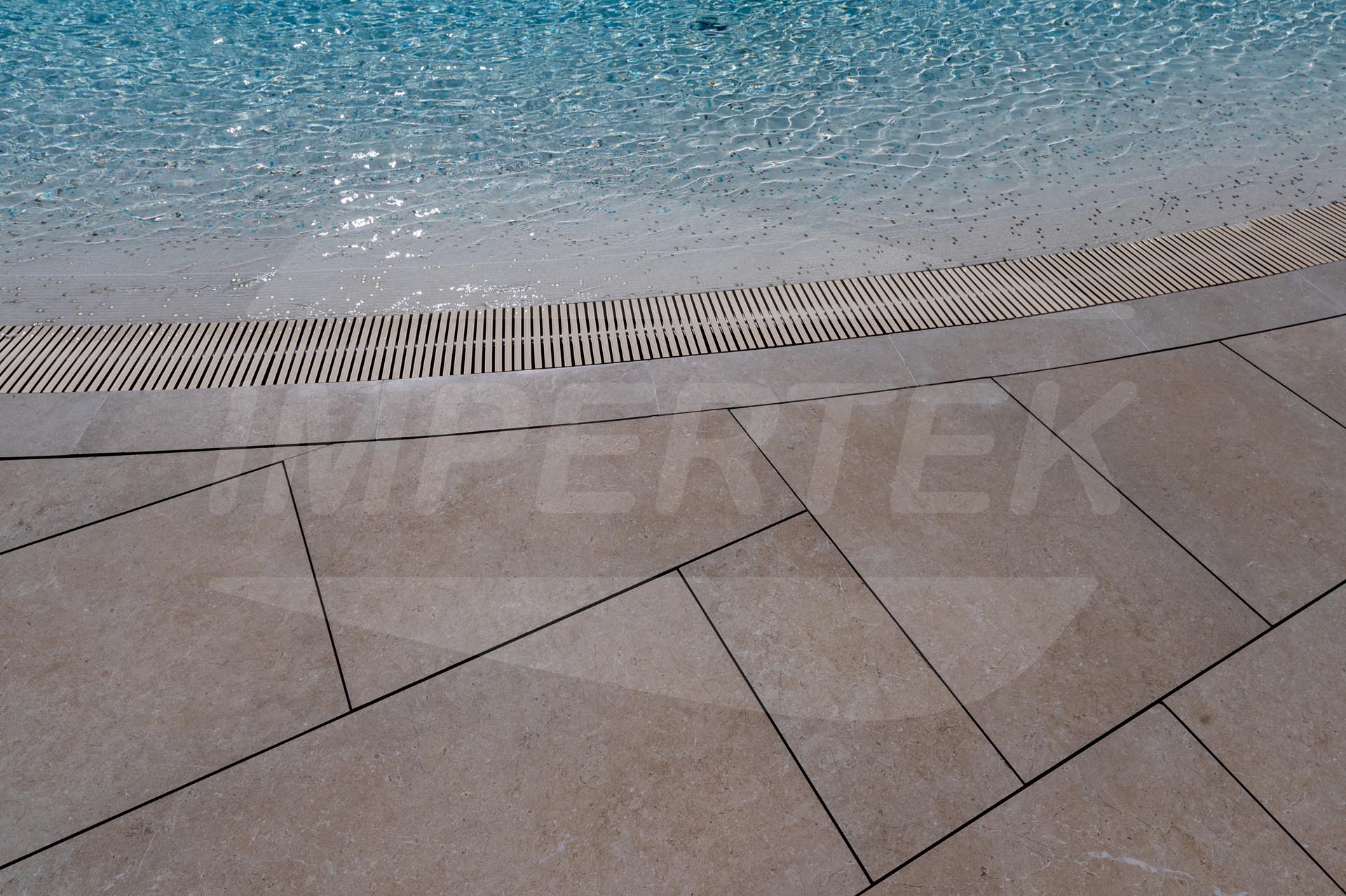 A new pool area signed by Impertek